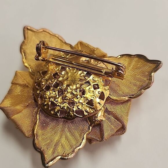 Vintage Triple Rose Leaves Mesh Gold Tone Brooch Pin - Picture 4 of 5